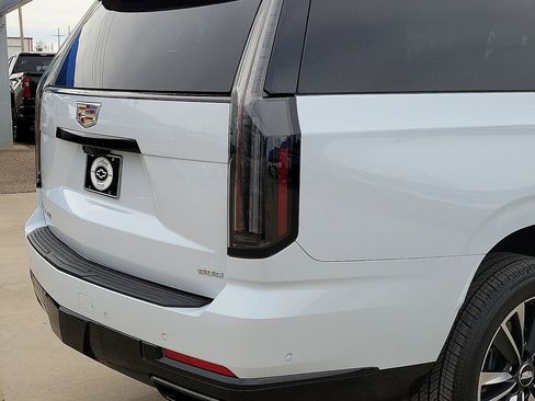 Used 2026 Cadillac Escalade ESV Sport w/ LPO, Floor Liner Package RWD image 11