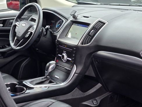 Used 2018 Ford Edge Titanium w/ Technology Package image 8