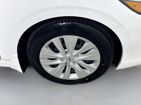 Used 2021 Nissan Sentra S image 32