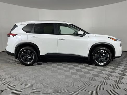 Certified 2025 Nissan Rogue SV w/ SV Premium Package FWD image 12