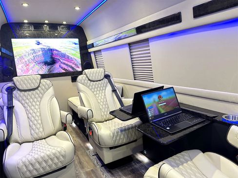 Used 2020 Mercedes-Benz Sprinter 3500 image 11