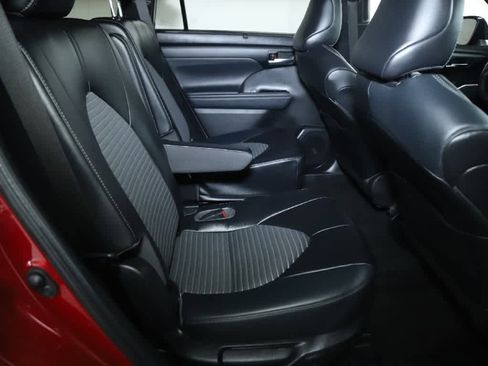 Used 2023 Toyota Highlander XSE image 33