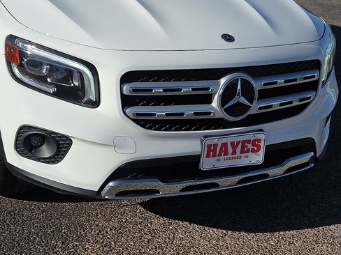 Used 2021 Mercedes-Benz GLB 250 w/ Premium Package image 6