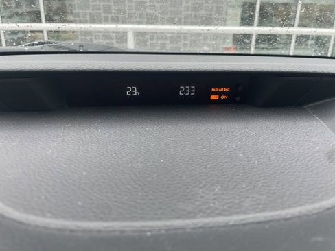 Used 2011 Subaru Outback 2.5i Premium w/ All-Weather Pkg image 19