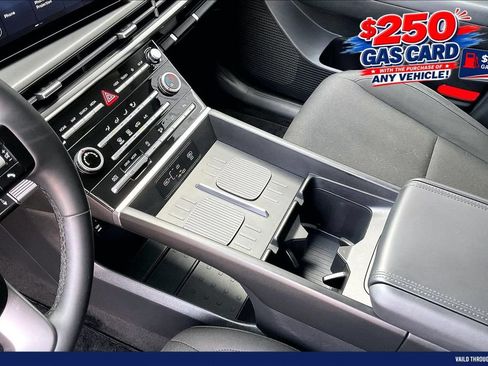 Used 2024 Hyundai Santa Fe SE FWD image 16