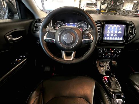 Used 2018 Jeep Compass Limited image 18