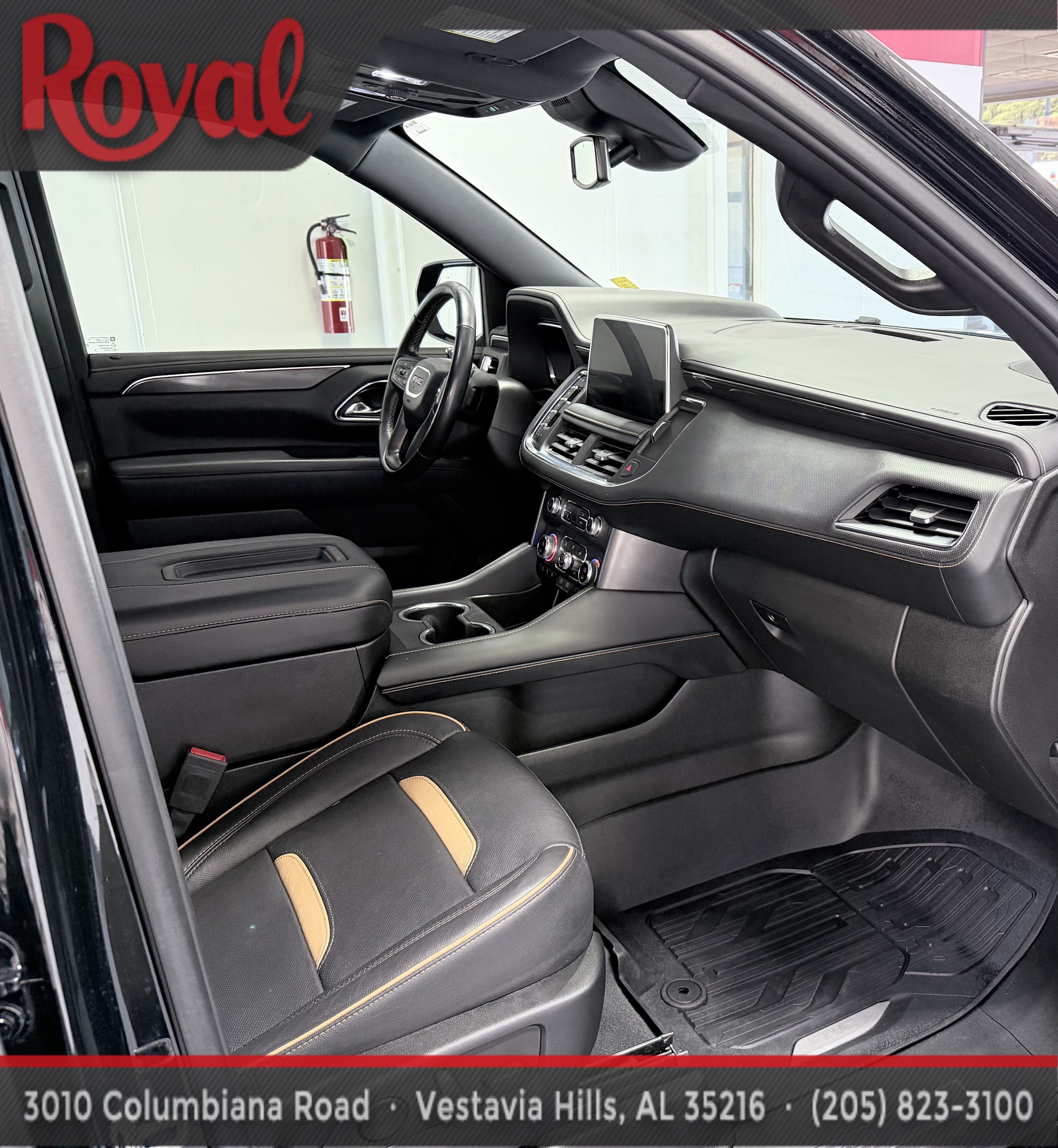 Used 2023 GMC Yukon AT4 w/ AT4 Premium Package AWD/4WD image 17