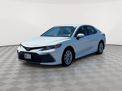 Used 2023 Toyota Camry LE AWD/4WD image 3