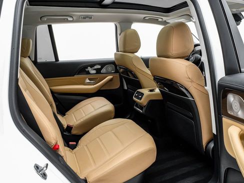 Used 2024 Mercedes-Benz GLS 580 4MATIC image 34