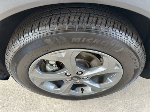 Used 2025 Ford Escape ST-Line w/ Tech Pack #1 FWD image 7