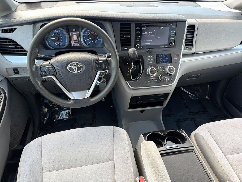 Used 2020 Toyota Sienna LE w/ Carpet Mat Package FWD image 6