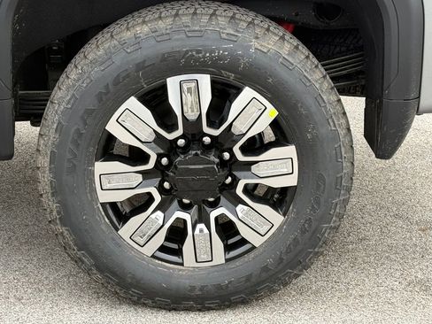 New 2026 GMC Sierra 2500 Denali w/ Denali Reserve Package image 12