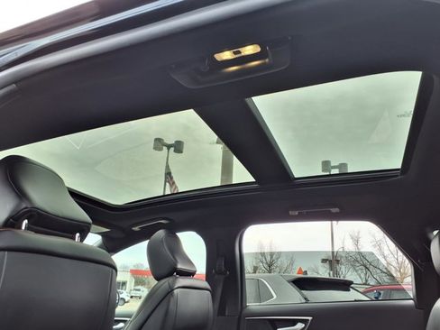 Certified 2024 Ford Edge ST-Line image 3