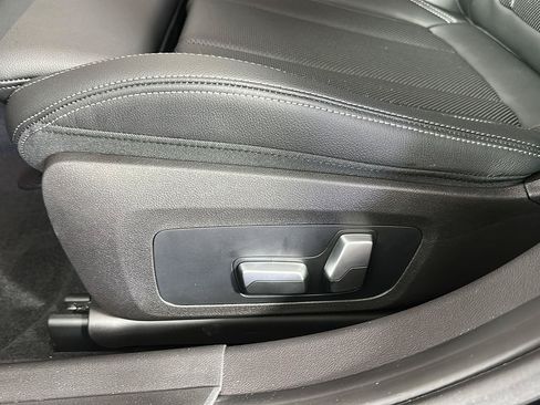 Used 2023 BMW 330i xDrive Sedan w/ Driving Assistance Package AWD/4WD image 13
