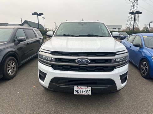 Used 2024 Ford Expedition Max XLT image 2