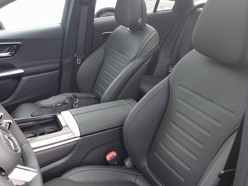 Used 2026 Mercedes-Benz GLC 300 4MATIC image 21