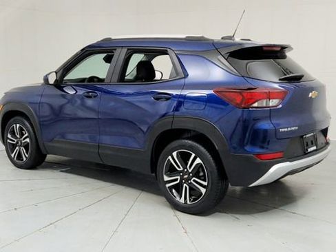 Used 2023 Chevrolet TrailBlazer LT w/ Confidence II Package image 3