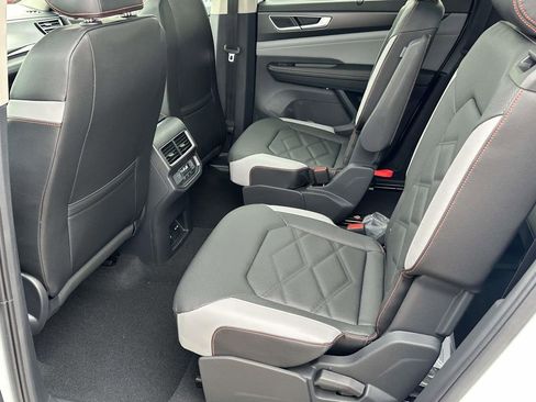 New 2026 Volkswagen Atlas Peak Edition image 10