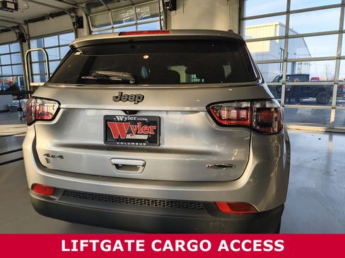 Used 2022 Jeep Compass Latitude image 5