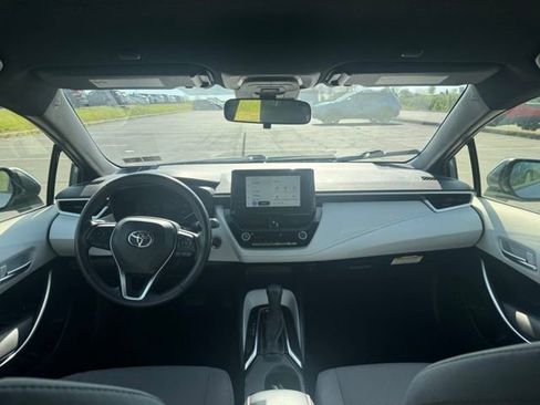 Used 2024 Toyota Corolla SE w/ SE Convenience Package image 12