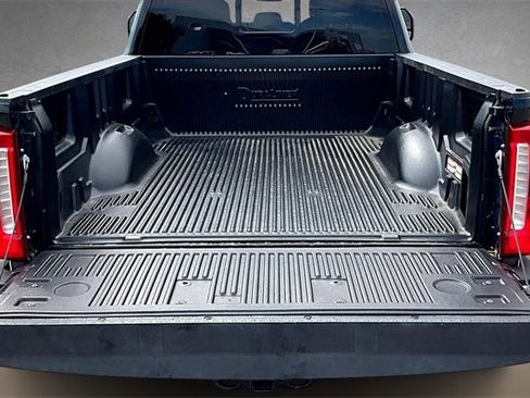 Used 2024 Ford F250 Lariat w/ Chrome Package image 27