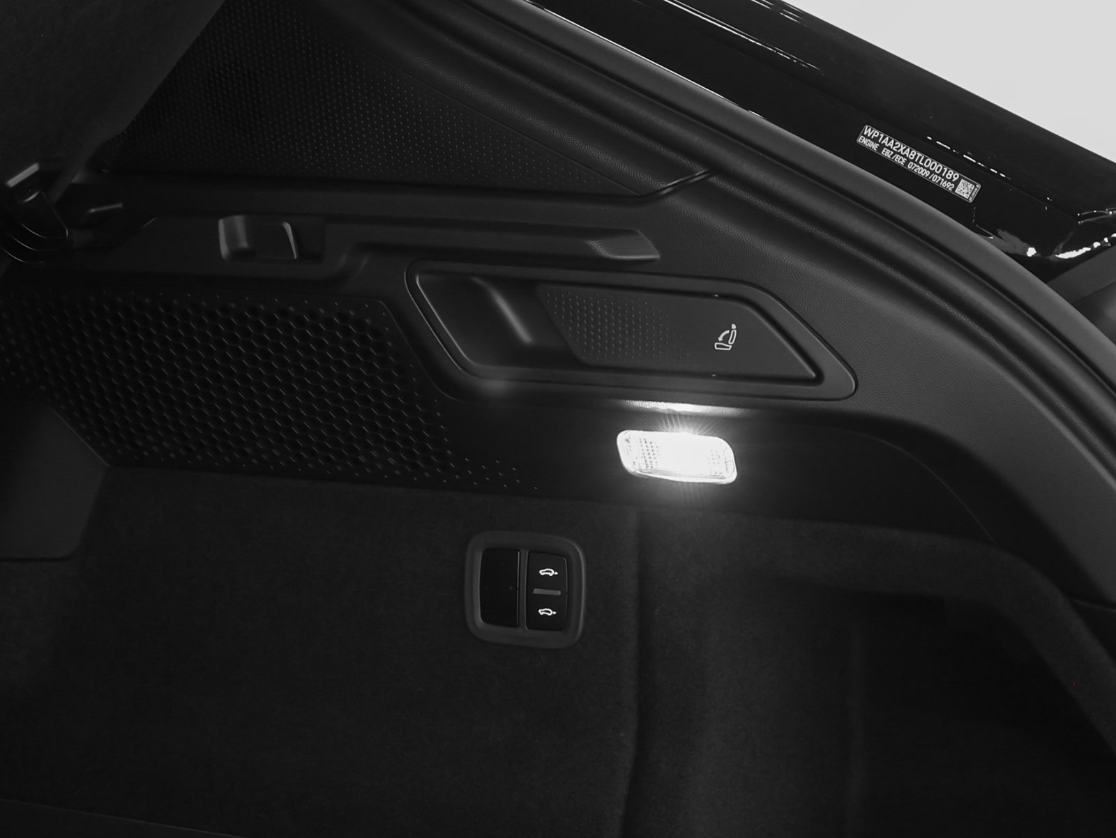 Certified 2026 Porsche Macan 4 Electric AWD/4WD image 19