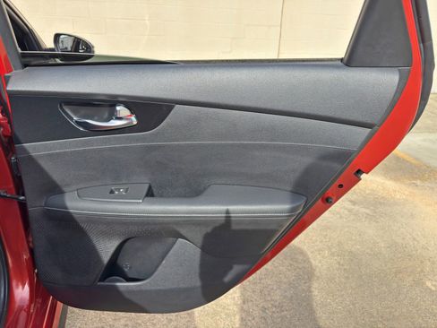 Used 2022 Kia Forte GT-Line image 38