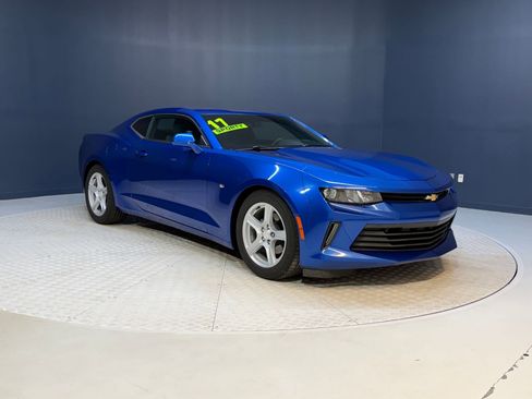 Used 2017 Chevrolet Camaro LT image 7