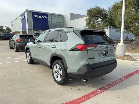 Used 2019 Toyota RAV4 XLE w/ Convenience Package image 4