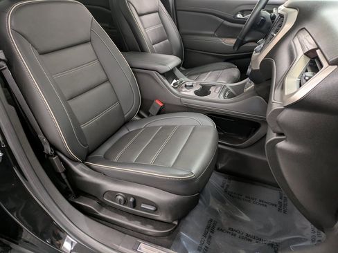 Used 2023 GMC Acadia Denali w/ Black Diamond Edition image 28