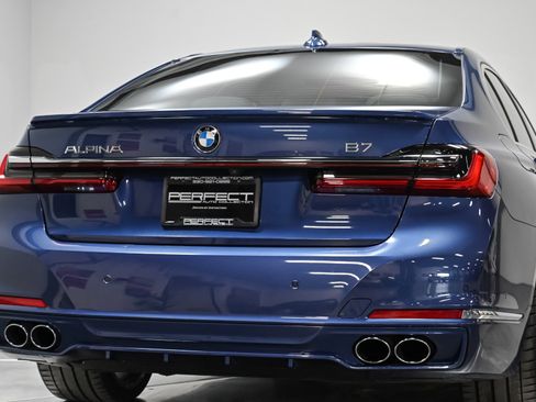 Used 2022 BMW ALPINA B7 xDrive w/ Luxury Rear Seating Package image 60