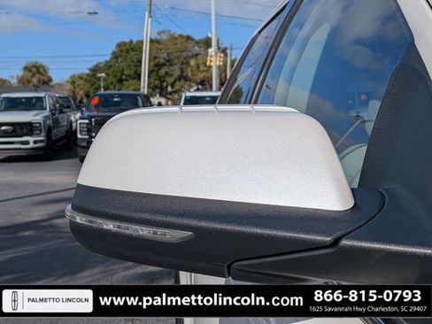 Used 2014 Lincoln MKX FWD w/ Equipment Group 101A image 11