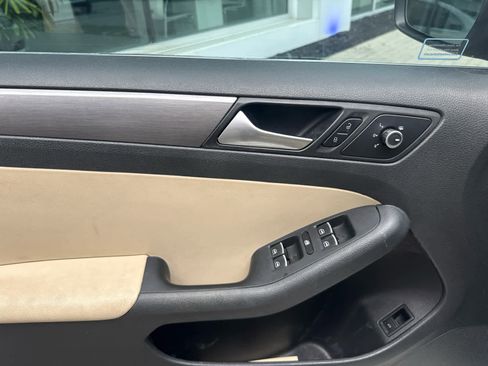 Used 2013 Volkswagen Jetta TDI FWD image 13