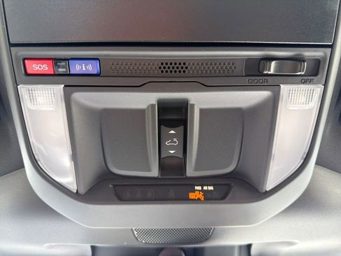 Used 2025 Subaru Forester Premium image 52