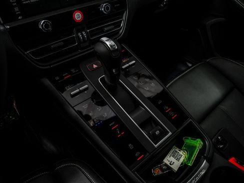 New 2026 Porsche Macan S image 18