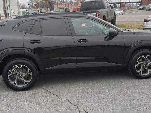 Used 2025 Chevrolet Trax LT w/ Driver Confidence Package image 9