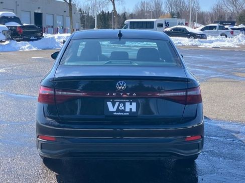Used 2025 Volkswagen Jetta Sport image 22