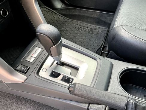 Used 2016 Subaru Forester 2.5i Limited w/ Protection Package #2 image 17