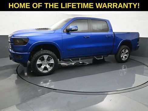 Used 2019 RAM 1500 Laramie w/ Sport Appearance Package AWD/4WD image 3