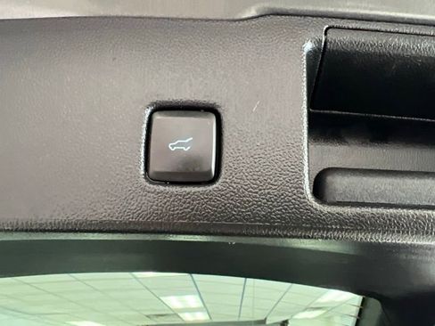 Used 2021 Ford Escape SEL FWD image 9