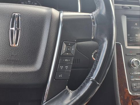 Used 2015 Lincoln Navigator L 2WD image 25