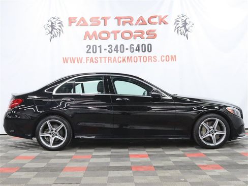 Used 2018 Mercedes-Benz C 300 4MATIC Sedan image 4