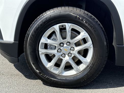 Used 2021 Chevrolet Traverse LT FWD image 12
