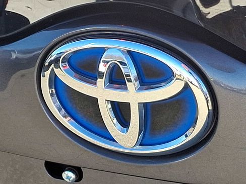 Used 2020 Toyota Prius Prime LE image 30