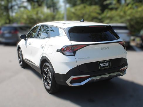 Used 2023 Kia Sportage LX AWD/4WD image 7