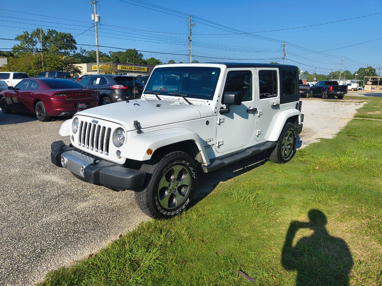 Used 2017 Jeep Wrangler Unlimited Sahara w/ Max Tow Package AWD/4WD image 4