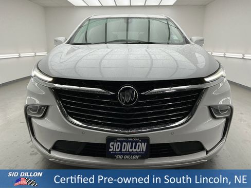 Used 2023 Buick Enclave Essence image 2