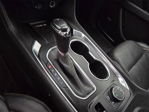 Used 2020 Chevrolet Traverse Premier image 11