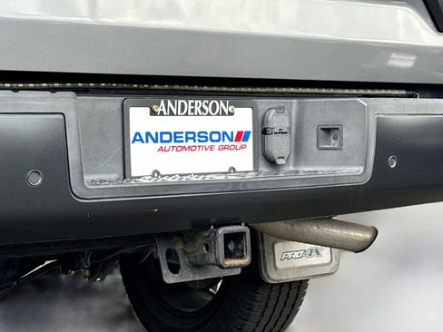 Used 2020 Nissan Titan PRO-4X w/ Pro-4x Convenience Package AWD/4WD image 18