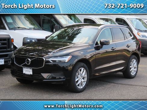 Used 2018 Volvo XC60 T5 Momentum AWD/4WD image 1